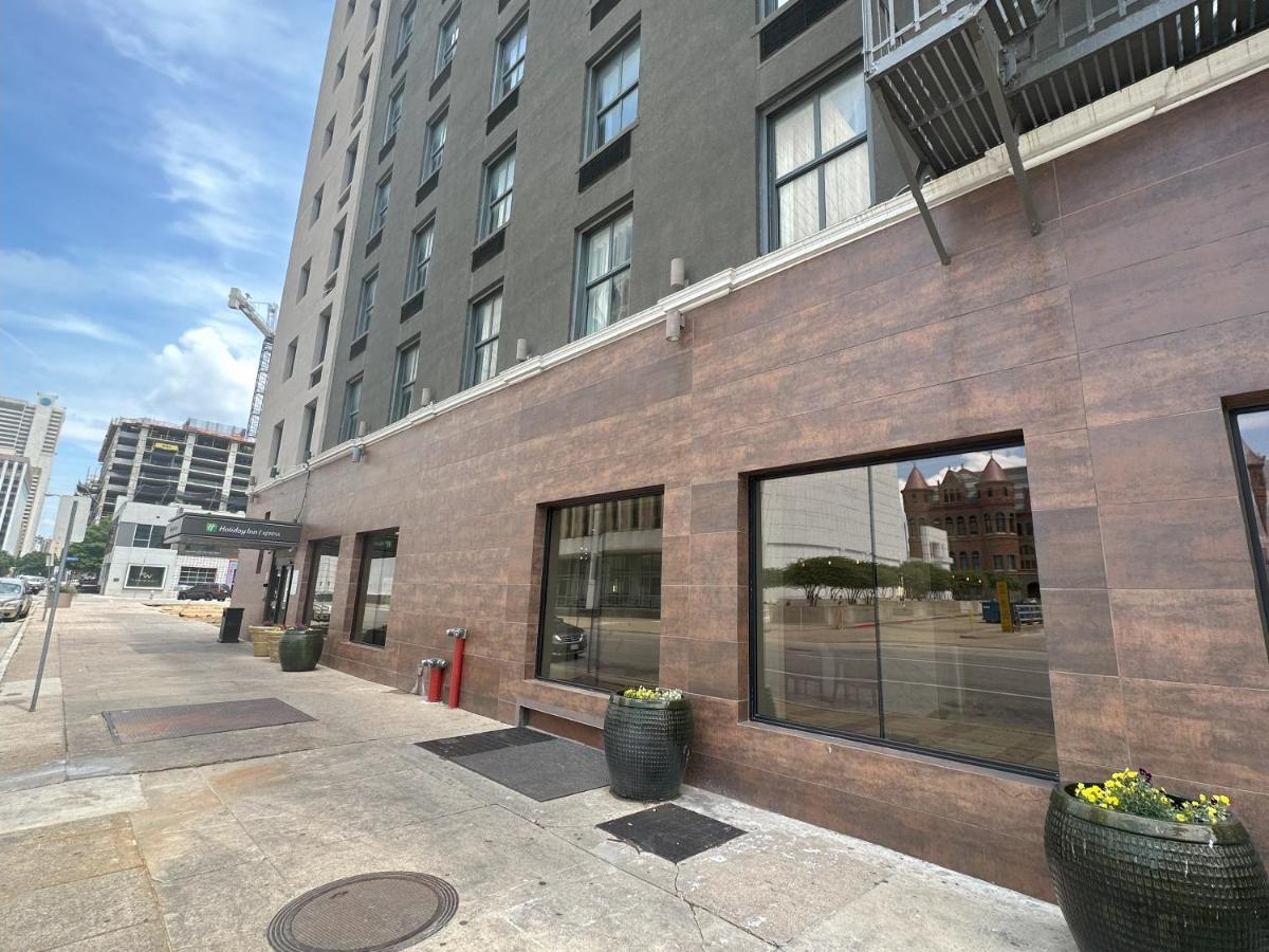 Holiday Inn Express - Dallas Downtown, An Ihg Hotel Exterior photo